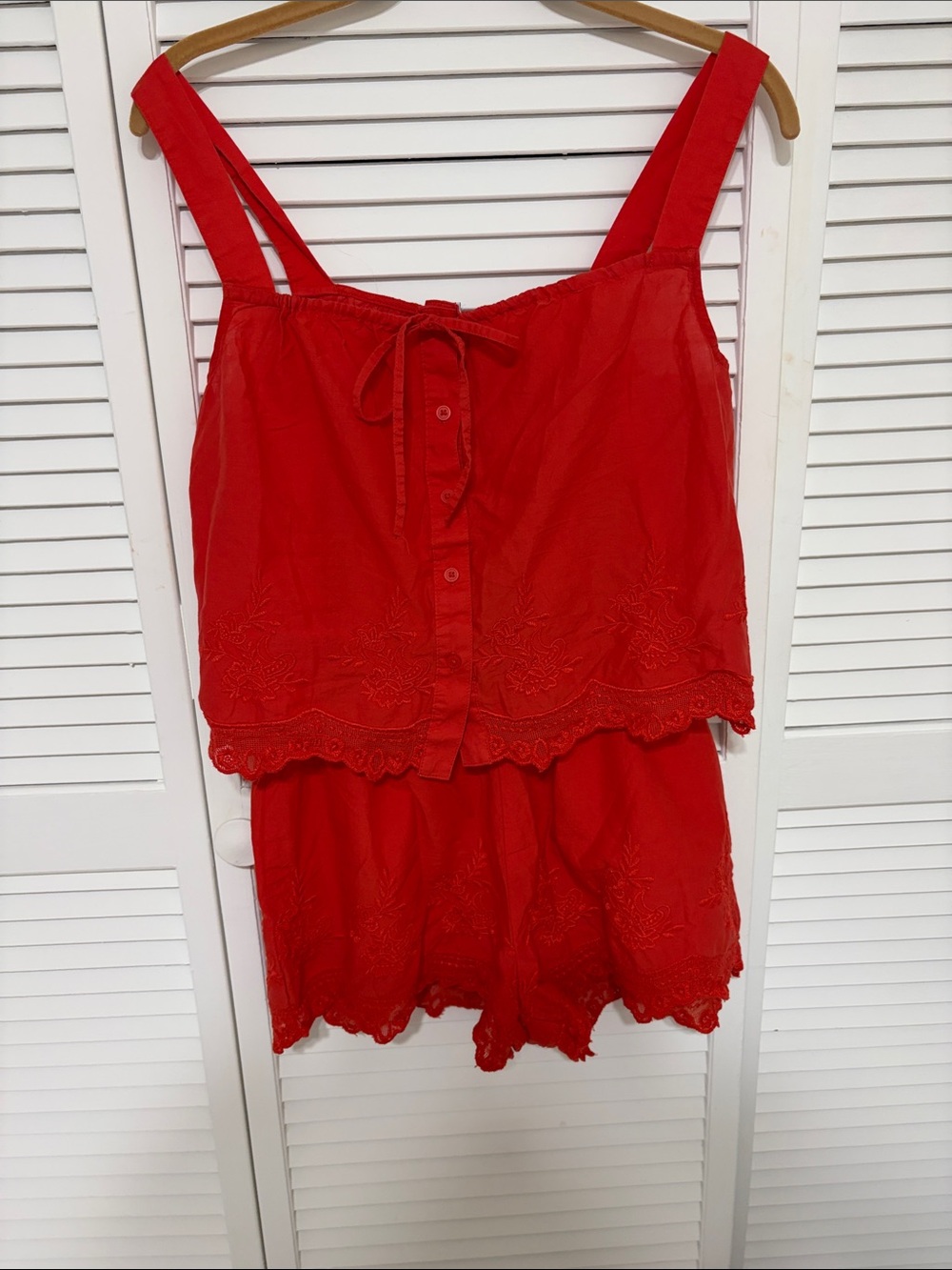 Old Navy Red Lace-Trim High-Waist Shorts /Top set. Bright Red)